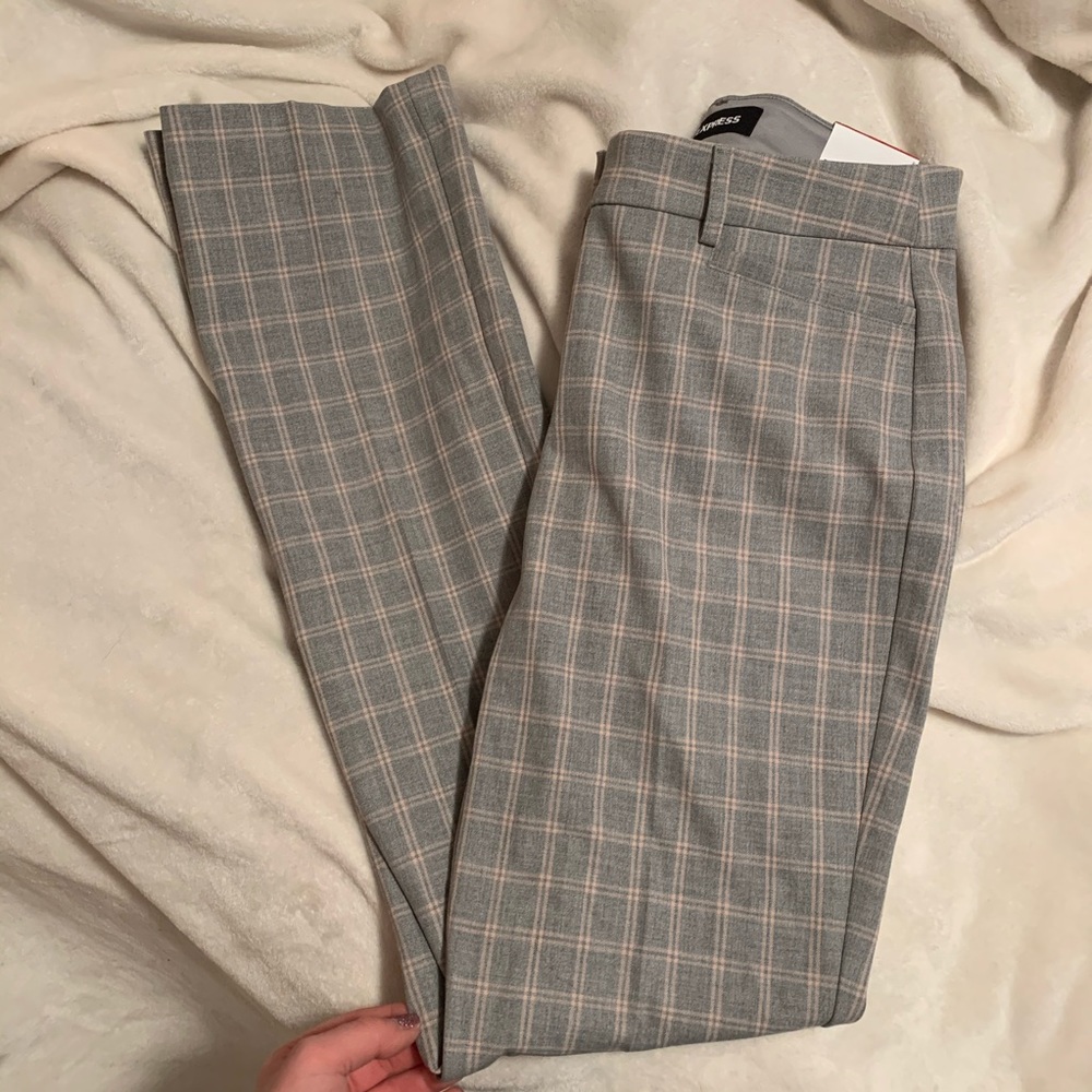 Express grey & pink windowpane columnist pant!